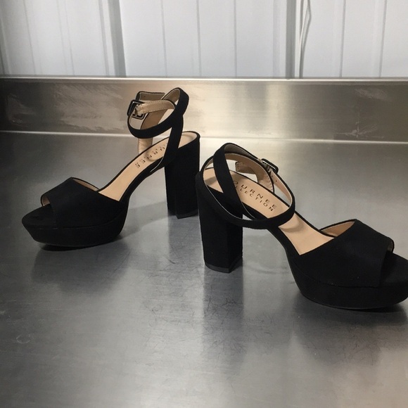 Journee Collection Shoes - New WB Woman’s Journee Collection Wide Heeled Sandals